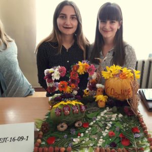 Квіткові композиції з теми "Рідному коледжу-50!"